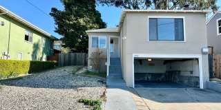 Fantastic House with Expansive Backyard and Large Detached Garage Gallery 1