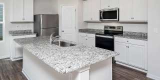 Room for Rent in 4 Bedroom Home at Trailblazer St Gallery 1