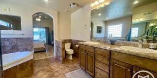 Amazing Views!  6+ Month lease options! Gallery 18