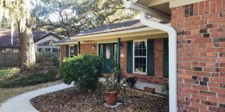 Recently renovated and ready to move in. Gallery 1