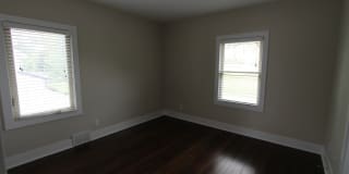 HUGE Historic Home with amazing fenced in yard and golf course views! Gallery 24