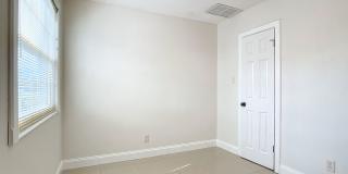 Beautifully remodeled, 1,332-square foot 3 bedroom/ 2½ bath/ home Gallery 18