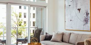 20 Midtown Gallery 7