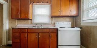 For Rent: 1317 W Memorial Dr! Pet Friendly 2 Bedroom 1 Bath in the heart of Downtown Muncie! For Rent: 1317 W Memorial Dr! Pet Friendly 2 Bedroom 1 Bath in the heart of Downtown Muncie! Gallery 5