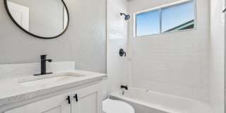 Charming 3 Bedroom Home with Spacious Backyard Gallery 24