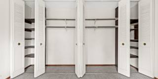 Burgundy & Hillsboro Apartments Gallery 11