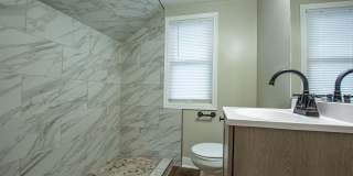 3 Bedroom / 2 Bath Home with Garage off 45th and Leavenworth! Gallery 20