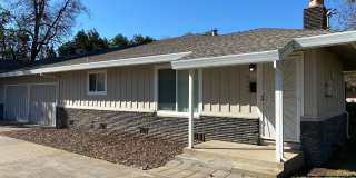 Inviting Duplex Just 5 Minutes from Sac State Gallery 1