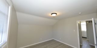 1517A Waverly Street Gallery 4