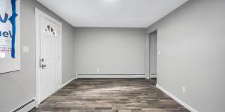 333 Oak Street Gallery 3
