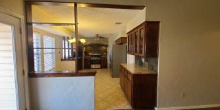 Great Central Location - 3 Bed / 2 Bath Single Story! Gallery 7