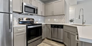 Charleston Apartment Homes Gallery 2