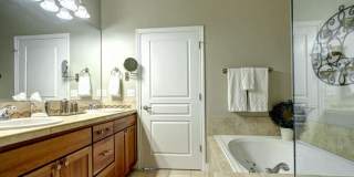 Spacious 3 BDR Townhome on Golf Course Gallery 28