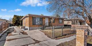 Updated 6 bedroom home is a must see!! Gallery 4