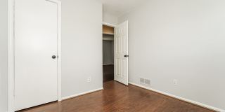 2 WEEKS FREE RENT PLUS  FREE iPad or 55” TV if moved in by 4/30! Comfortable 3bd/1ba Home Close to Trails, Shopping, and Easy Commutes Gallery 14