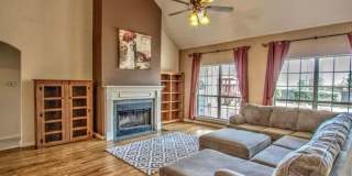 Stunning 3 bedroom, 3 bathroom Home in Desirable Jenks Neighborhood! Gallery 3