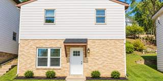 140 1/2 Lorentz Street Gallery 1