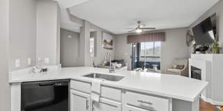 Avana Lexington Gallery 12