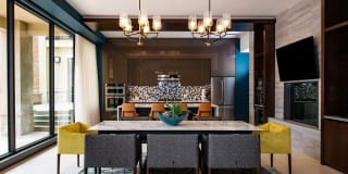 44 Washington Gallery 16