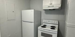 Fully Renovated 2/1 Single Family House Available for Immediate Rent! Gallery 6