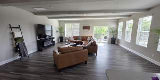 1250 Coach Station Alley Gallery 9