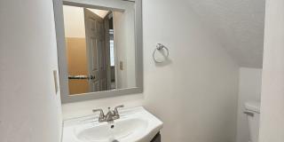 HOUSE...LARGE 3 Bedroom 2 Bath Gallery 6