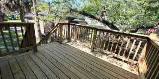 Upstairs 2BR/1BA Riverside Duplex Apartment Gallery 3