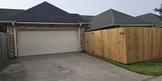 Spacious 3/2 townhome in great location Gallery 3