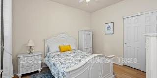 109 Providence St Gallery 24