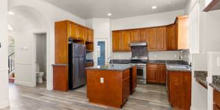 Grand 4-Bedroom San Leandro Home w/ Custom Upgrades Grand 4-Bedroom San Leandro Home w/ Custom Upgrades Gallery 13