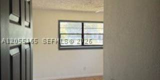 970 NE 133rd St Gallery 29