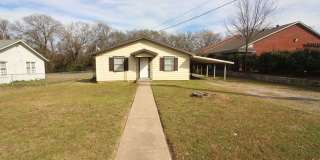 FOR LEASE! 2 BR - 1BA - Frame Home with Carport in Great Location in Weatherford. Gallery 1