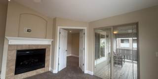 Beautiful spacious 3 bedroom, 2 bathroom condo in highly sought after Stonegate Park Guell Gallery 8