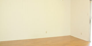 3 BR / 1 BA House off Shoal Creek/Steck! Gallery 8