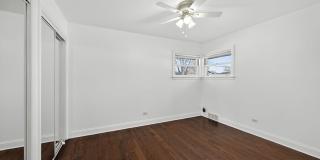 Gorgeous 3 Bedroom Home in Mount Prospect! Gallery 9