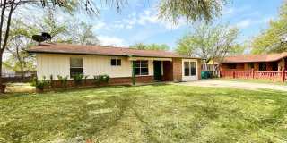 **APPLICATION RECEIVED** *MOVE IN SPECIAL* Tucked Away on a Cul-de-Sac | 3-Bedroom San Antonio Home! Gallery 4
