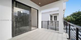 17 SE 12th Avenue Gallery 14