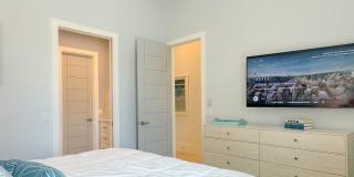 ** YOU WANT LUXURY AT ITS FINEST**ABSOLUTELY STUNNING ENTERTAINMENT 4\5 MOORINGS HOME ** Gallery 93