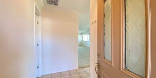 Beautiful corner condo in Lake San Marcos Gallery 4