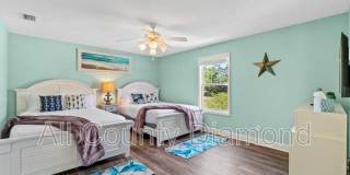 9004 Polly Ave Gallery 22