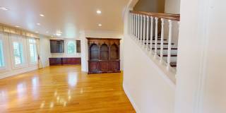 Spacious 4-bedroom 4.5 bath Home in a Gated Complex Gallery 4