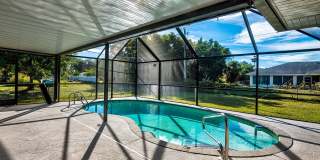 PET FRIENDLY POOL HOME IN PORT CHARLOTTE Gallery 4