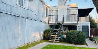 Nice and Cozy Upstairs Triplex Unit Gallery 1