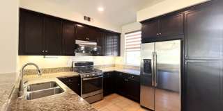 2 bed, 2.5 bath located in Corona, CA! Gallery 14