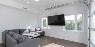 Graduate Pointe Gallery 69