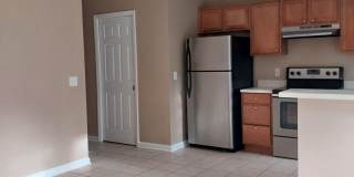 Cute townhome with 3 bd / 2.5 Bath Gallery 14