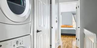 Charming 2BR Tpwnhome in Aurora Gallery 13