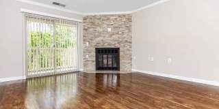 Huntington Square Gallery 17