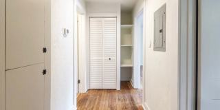 Recently Renovated 2 Bedroom Apartment in Duckpond Gallery 3