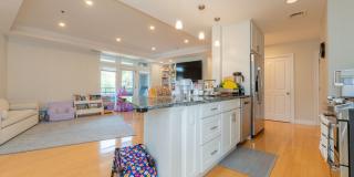 Charming 3 Bedroom-No Broker Fee Gallery 1